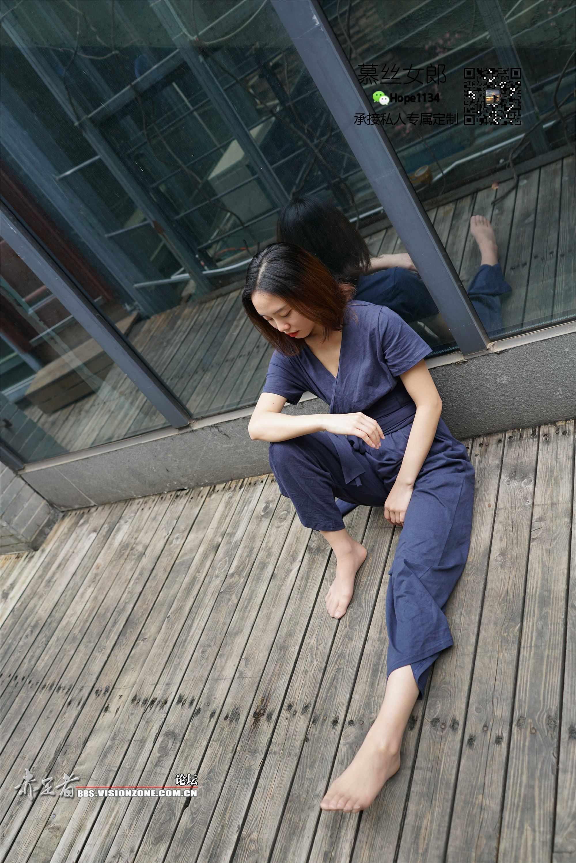 MussGirl慕丝女郎  NO.067 女神的超薄丝腿秀，性感不是不在于“脱”